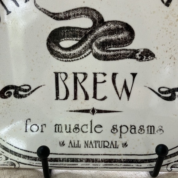 Hallow Apothecary Dr. Howl & Sons Snake Tongue Plate - Picture 4 of 6